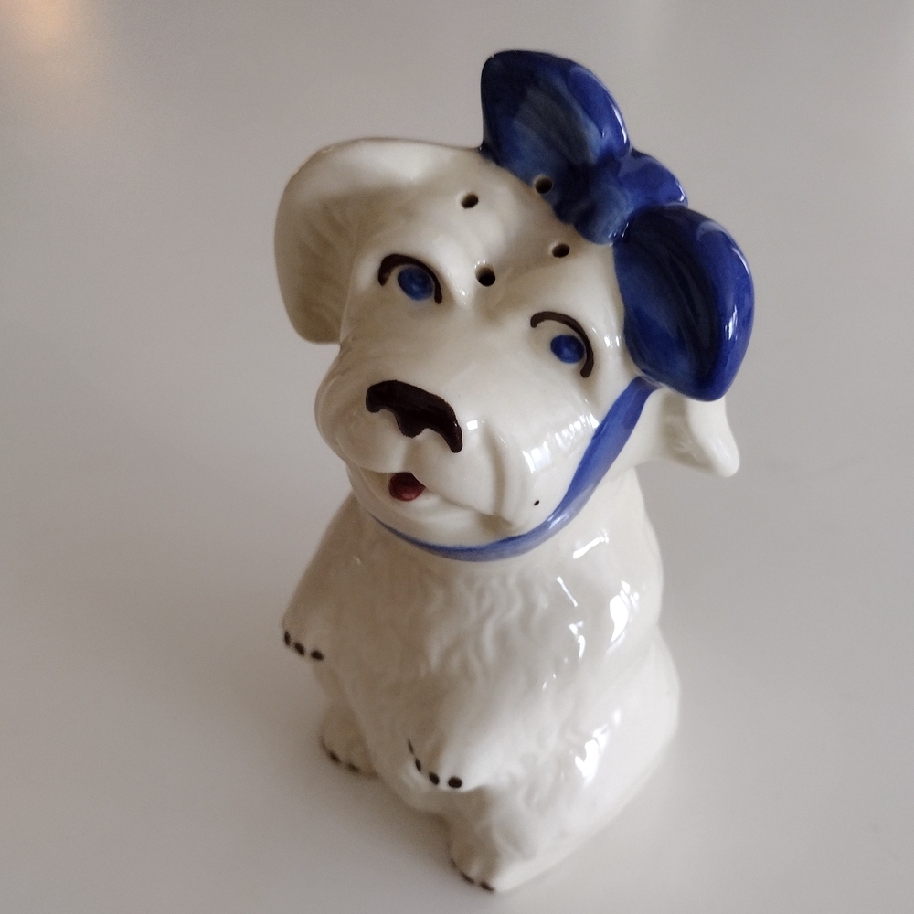 3/$30 Vintage Shawnee mugsy dog "toothache" salt or pepper